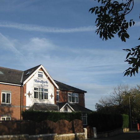 The Handforth Lodge Buitenkant foto