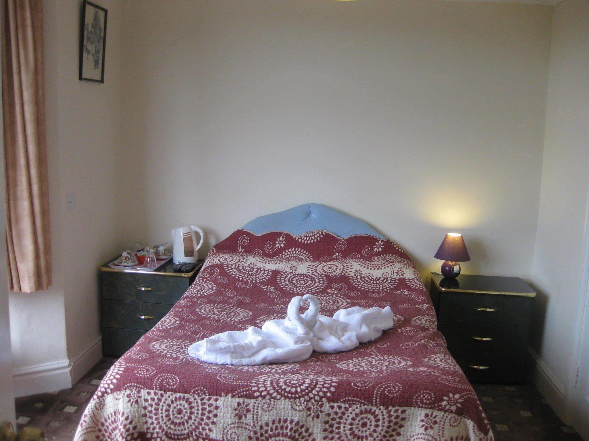 The Handforth Lodge Buitenkant foto