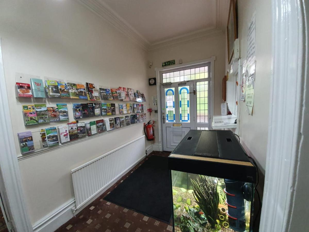 The Handforth Lodge Buitenkant foto