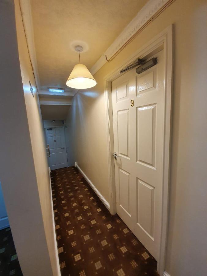 The Handforth Lodge Buitenkant foto