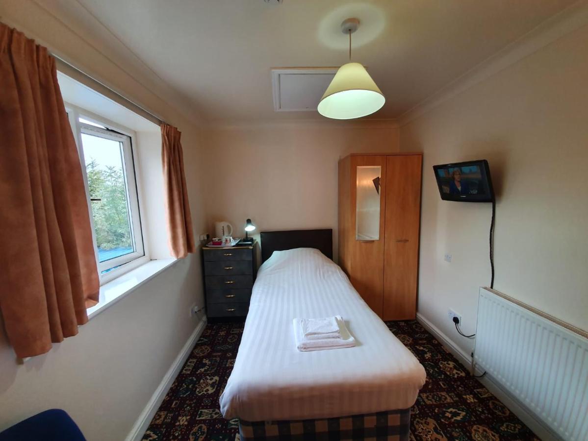 The Handforth Lodge Buitenkant foto